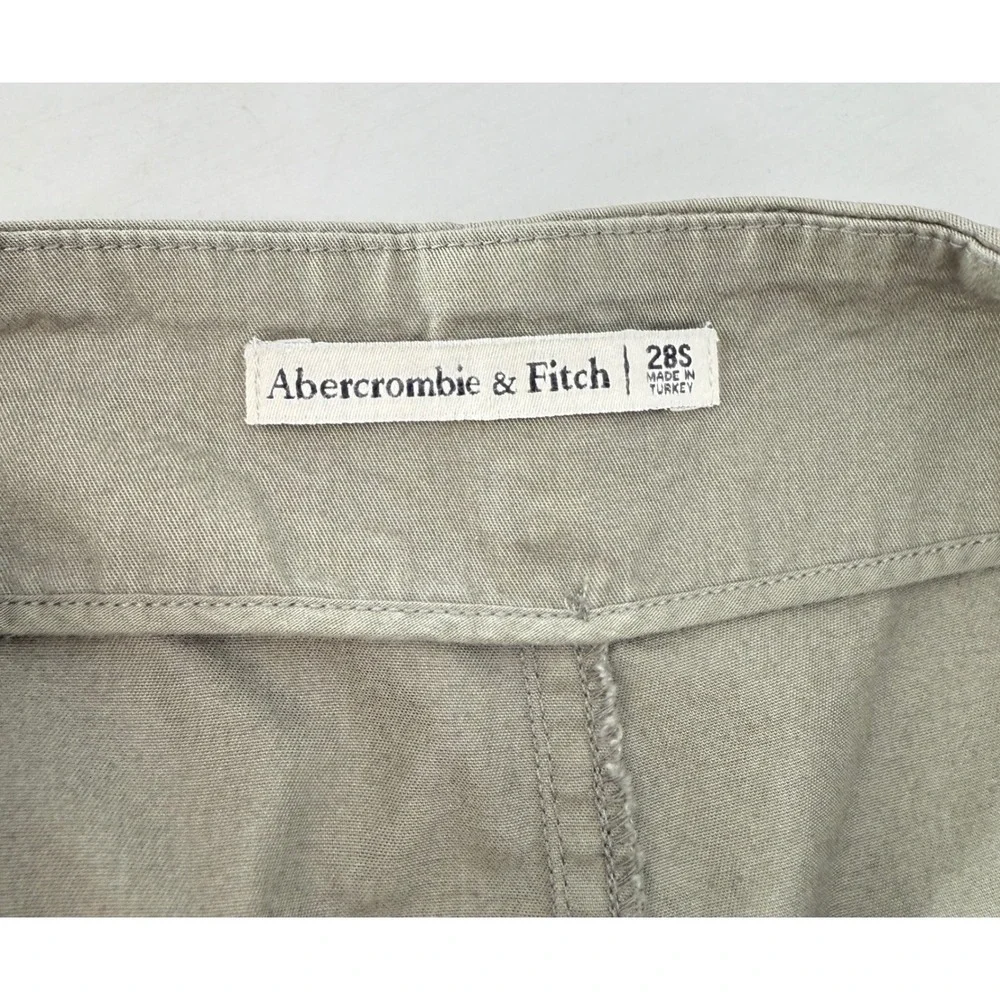 Abercrombie & Fitch Womens Olive Green Pleated Cropped Pants 28S Preppy Academia